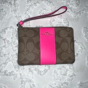 Coach wristlet - Hot Pink